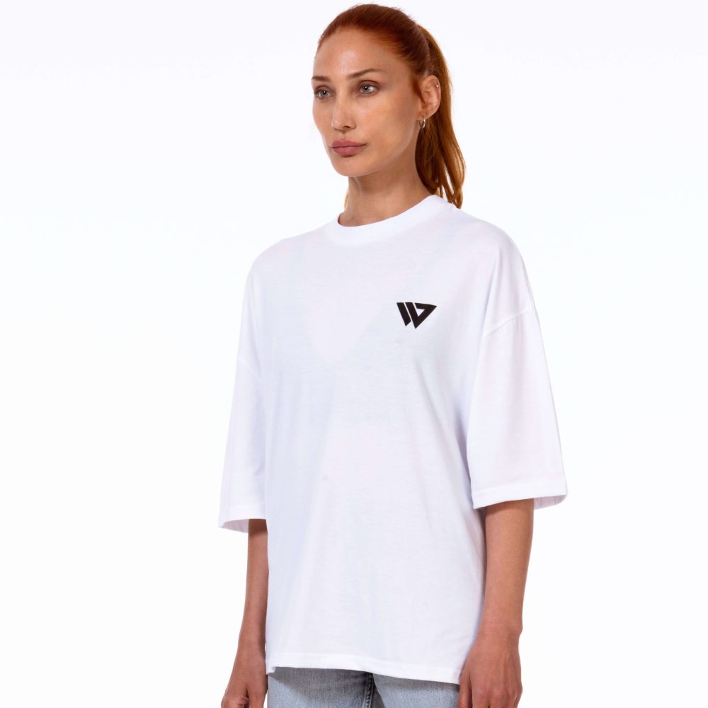 Black Panter Oversize T-Shirt - WUNGEN | Unleash the captivating details of fierceness with 'Black Panther'. It's the perfect time to show off the panther within you with WUNGEN!